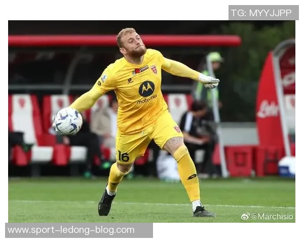 神奇扑救亚当斯禁区内射门被迪格雷戈里奥神勇挡出精彩瞬间回顾